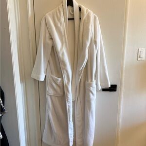 Pottery barn robe